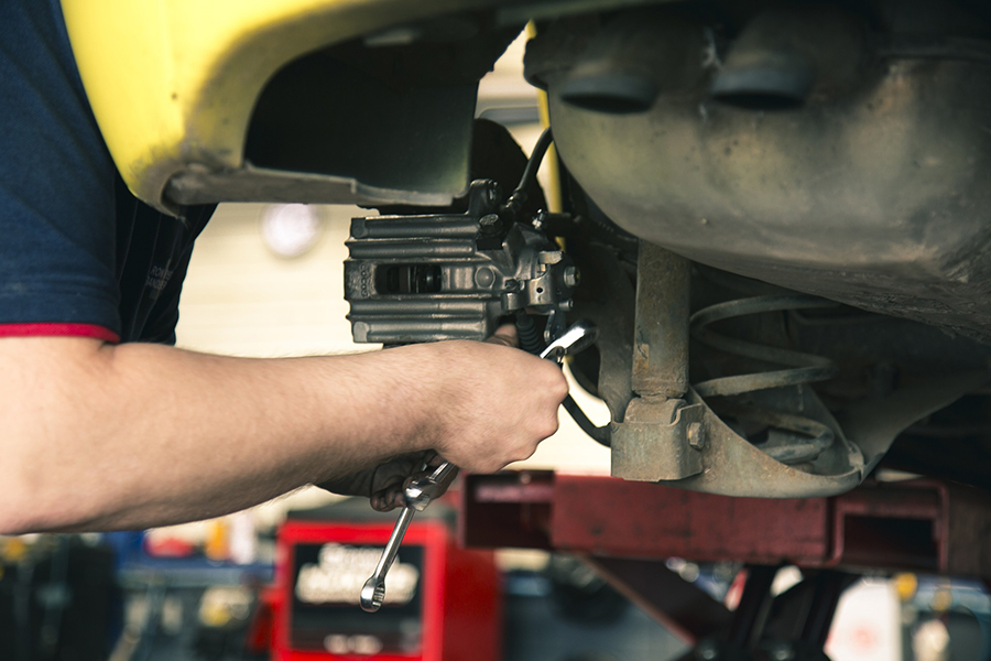 mantenimiento frenos repara tu vehiculo alquiler boxes