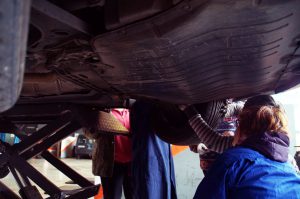 curso mecanica mujeres andragunea repara tu vehiculo iurreta bajos coche